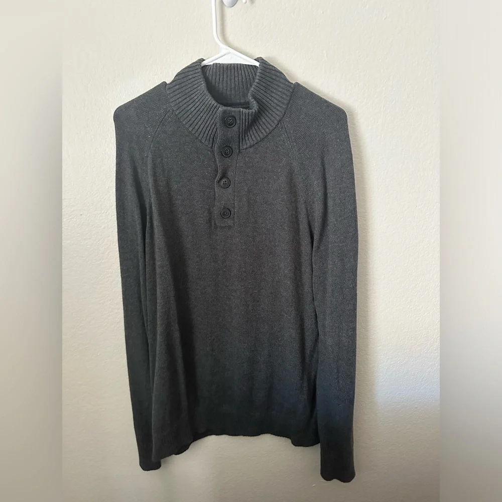 Men’s banana republic sweater size large